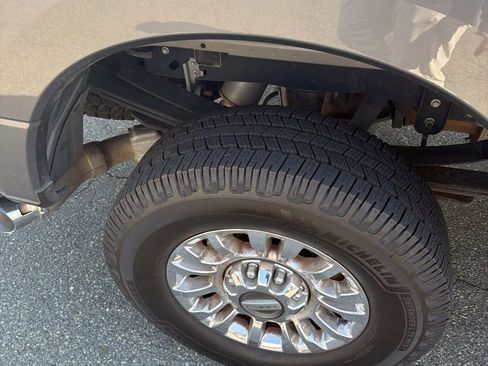 Used 2022 Ford F250 XLT w/ XLT Premium Package image 8