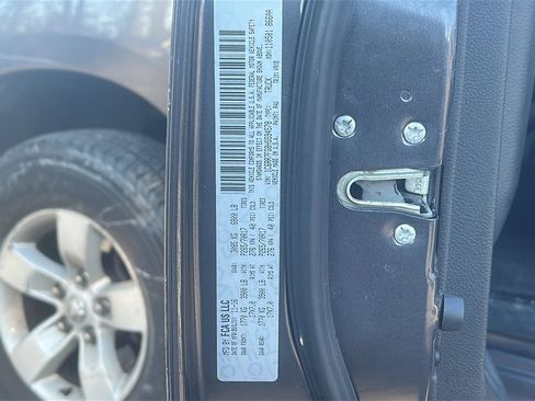 Used 2017 RAM 1500 Express image 10