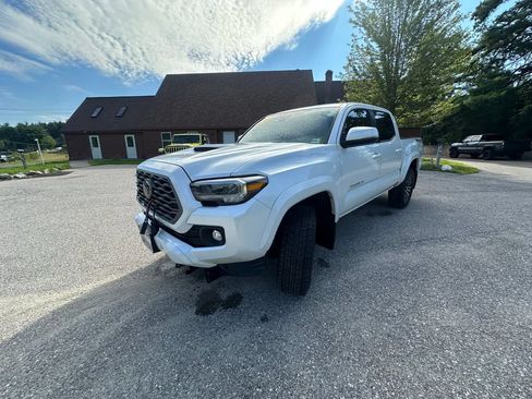 Used 2023 Toyota Tacoma TRD Sport w/ Technology Package AWD/4WD image 1