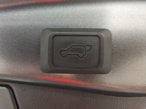 Used 2023 Toyota RAV4 XLE w/ Convenience Package FWD image 13