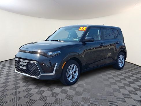 Used 2025 Kia Soul LX w/ LX Technology Package FWD image 3
