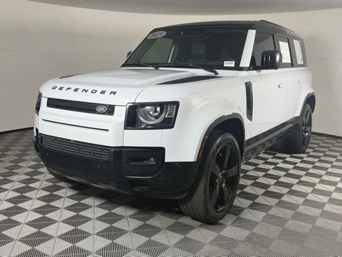 Used 2023 Land Rover Defender 110 X-Dynamic SE image 2