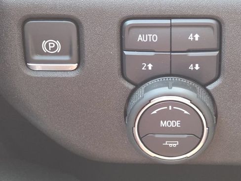 Used 2025 Chevrolet Silverado 2500 High Country w/ High Country Premium Package AWD/4WD image 30