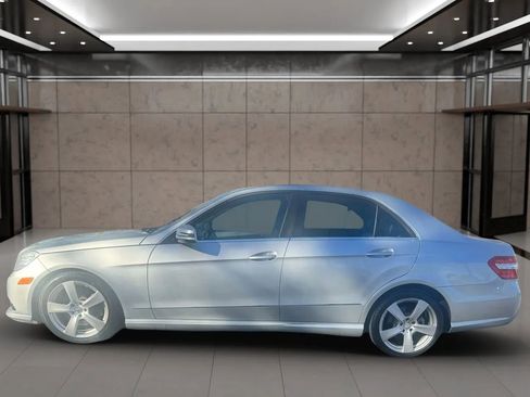 Used 2010 Mercedes-Benz E 350 Sedan image 3