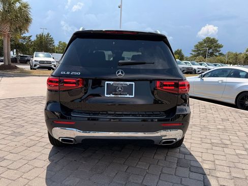 Certified 2024 Mercedes-Benz GLB 250 image 10