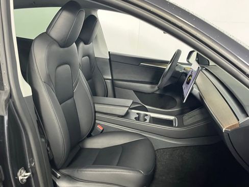 Used 2024 Tesla Model Y Performance image 30