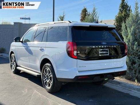 Used 2025 Ford Expedition Active AWD/4WD image 6