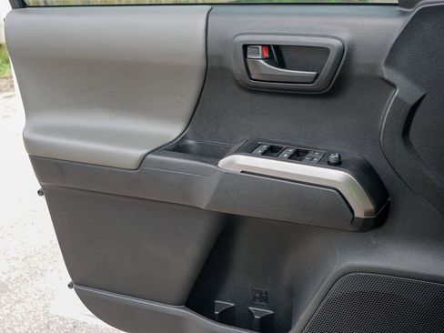 Used 2023 Toyota Tacoma SR5 RWD image 19