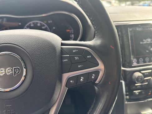 Certified 2019 Jeep Grand Cherokee Overland image 23