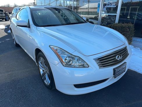 Used 2009 INFINITI G37 x Coupe w/ Premium Pkg image 2