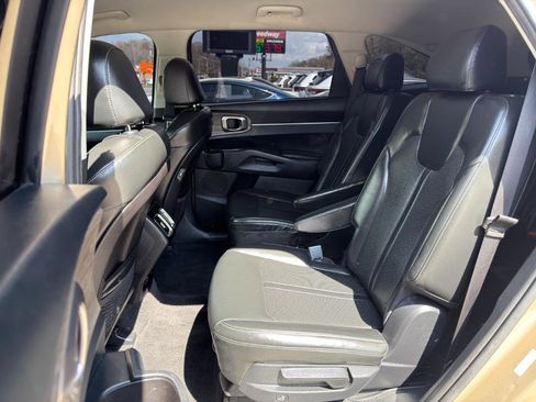Used 2021 Kia Sorento EX image 11