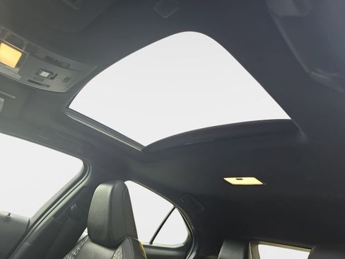 Used 2020 Lexus UX 250h w/ Premium Package image 29