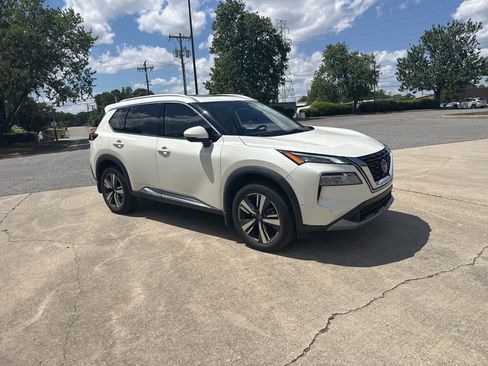 Used 2023 Nissan Rogue SL w/ SL Premium Package FWD image 2
