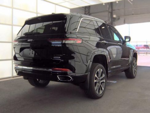 Used 2023 Jeep Grand Cherokee Overland w/ Adv Protech Group III AWD/4WD image 4