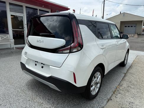 Used 2024 Kia Soul LX w/ Option Group 015 FWD image 18