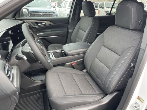 New 2026 Chevrolet Traverse LT w/ LPO, Floor Liner Package image 11