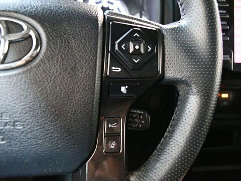 Used 2020 Toyota 4Runner TRD Off-Road Premium w/ Moonroof Package AWD/4WD image 44