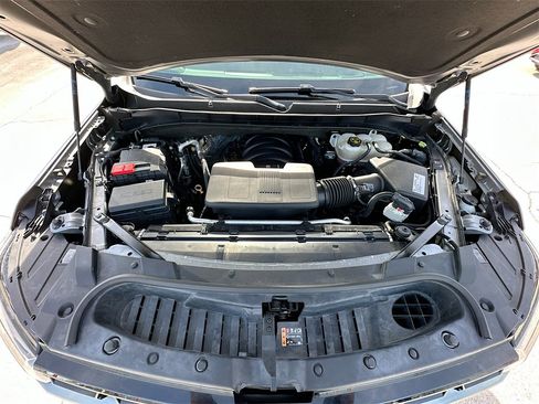 Used 2021 Chevrolet Tahoe Z71 w/ Z71 Signature Package image 32