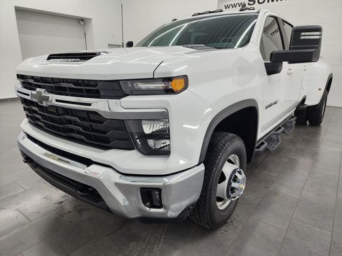 Used 2024 Chevrolet Silverado 3500 LT w/ Convenience Package AWD/4WD image 7