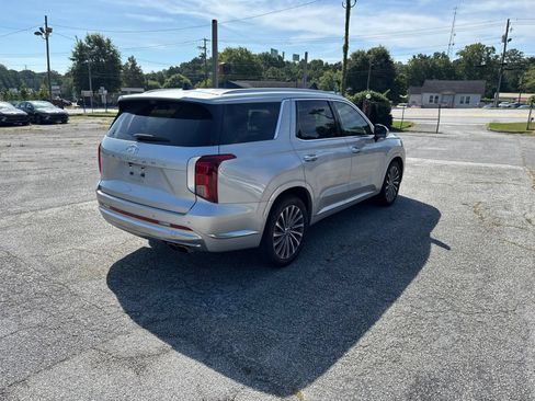 Used 2024 Hyundai Palisade Calligraphy FWD image 4
