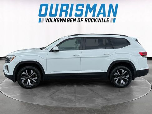 Used 2024 Volkswagen Atlas SE AWD/4WD image 3