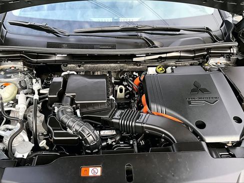 Used 2023 Mitsubishi Outlander SE image 9