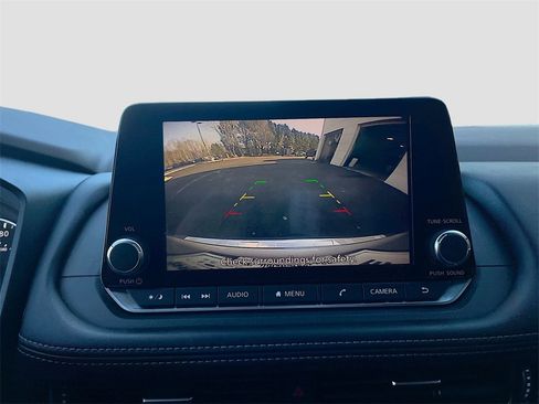 Used 2022 Nissan Rogue SV image 13