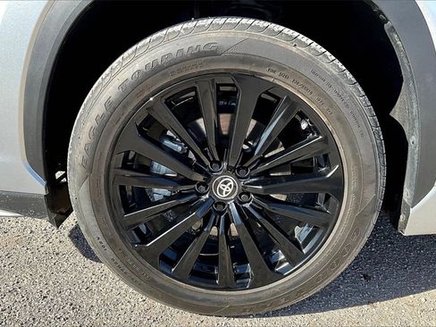 Used 2023 Toyota Highlander XSE image 8