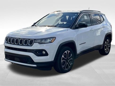 Used 2023 Jeep Compass Limited image 3
