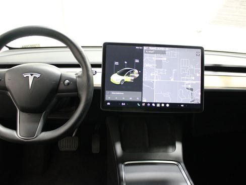 Used 2021 Tesla Model 3 Standard Range Plus RWD image 2