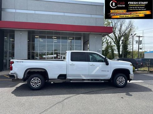Used 2024 Chevrolet Silverado 2500 LT AWD/4WD image 8