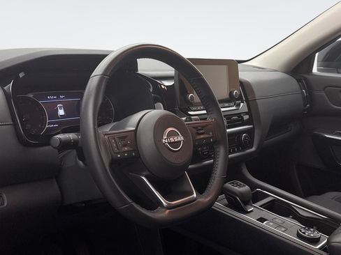 Used 2024 Nissan Pathfinder SV AWD/4WD image 7