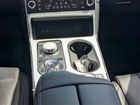 Used 2025 Genesis GV80 2.5T image 15