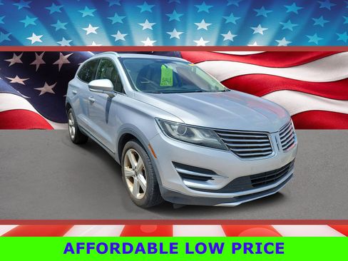 Used 2017 Lincoln MKC Premiere image 1