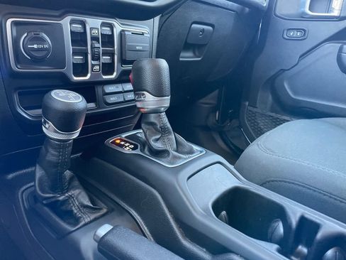 Used 2023 Jeep Wrangler Unlimited w/ Cold Weather Group AWD/4WD image 20