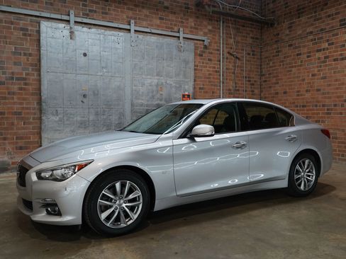 Used 2015 INFINITI Q50 Premium w/ Navigation Package image 8