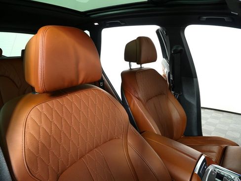 Used 2022 BMW X5 M50i w/ Executive Package image 24