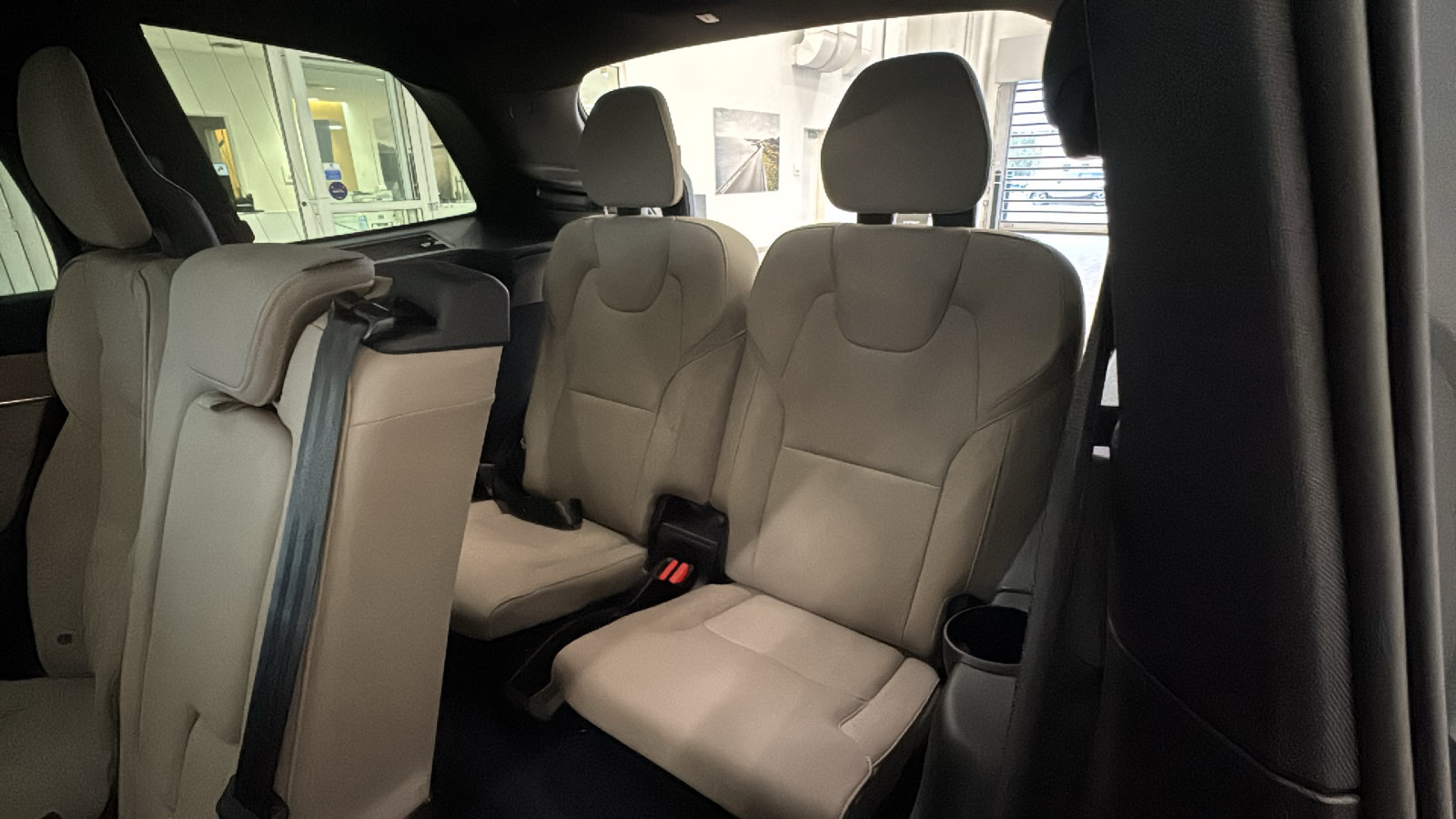 New 2027 Volvo XC90 T8 Plus AWD/4WD image 29