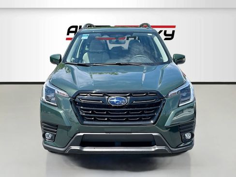 Used 2024 Subaru Forester Premium AWD/4WD image 2