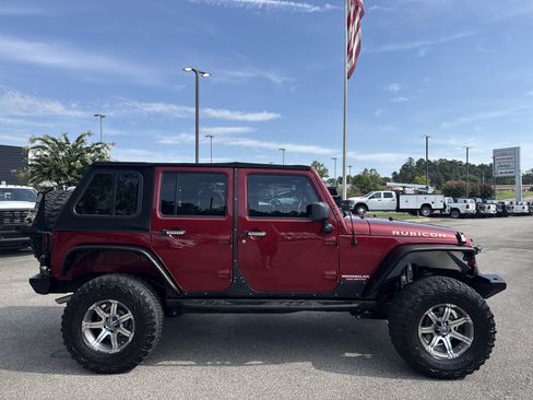 Used 2012 Jeep Wrangler Unlimited Rubicon AWD/4WD image 7