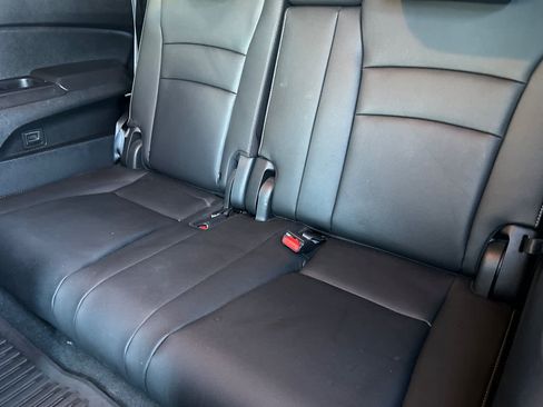 Used 2022 Honda Pilot Touring image 17