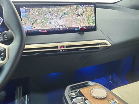 Used 2023 BMW iX xDrive50 w/ Premium Package image 46