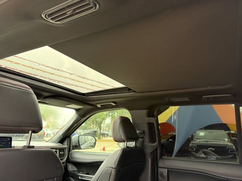 Used 2024 Ford Expedition Limited RWD image 14