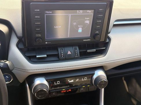 Used 2021 Toyota RAV4 XLE Premium image 25