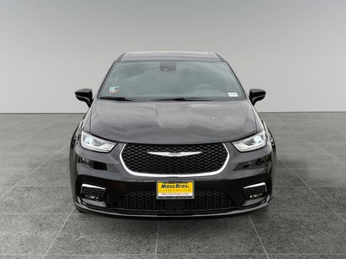 New 2026 Chrysler Pacifica Select image 8