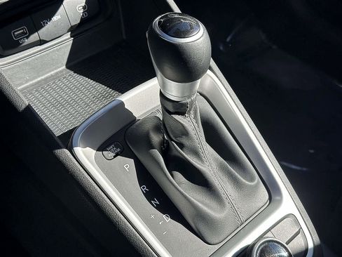 Used 2023 Hyundai Venue SEL w/ Cargo Package image 30