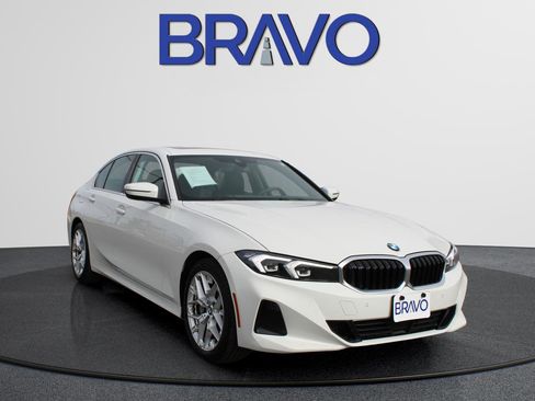 Used 2025 BMW 330i Sedan image 3