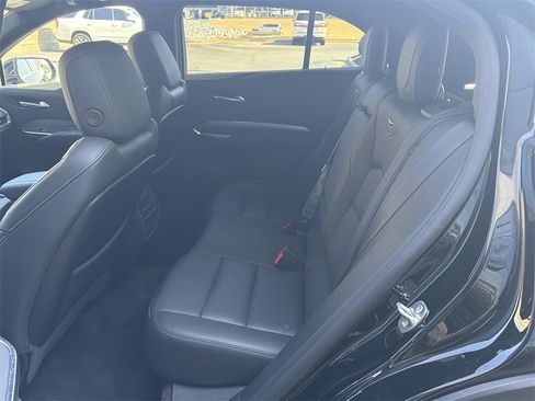 Used 2025 Cadillac XT4 Premium Luxury image 21