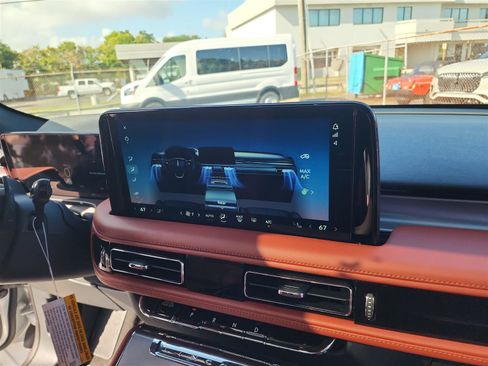 New 2025 Lincoln Aviator Reserve w/ Luxury Package image 19