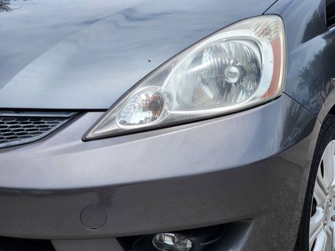 Used 2011 Honda Fit Sport image 7